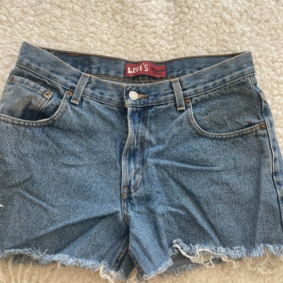 Levi’s shorts - Picture 3 of 5
